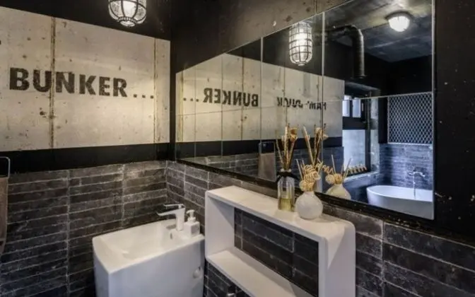 Oda (Bunker Room)