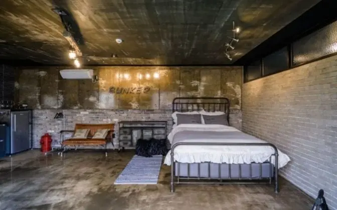 Oda (Bunker Room)