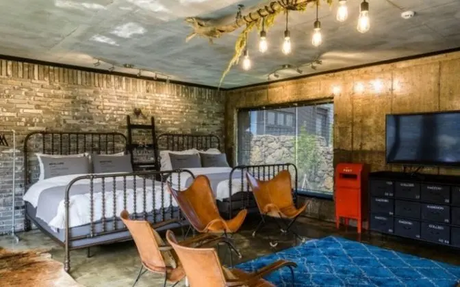 Oda (Bunker Room)