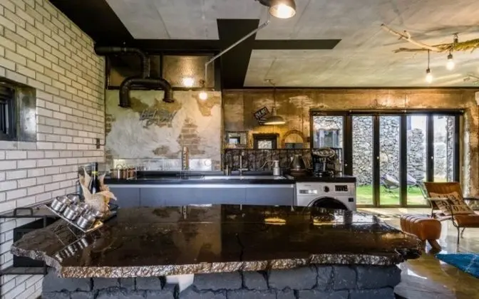 Oda (Bunker Room)