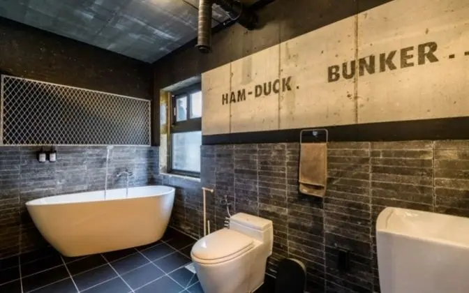 Oda (Bunker Room)