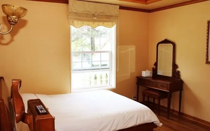 Oda (Room 201)