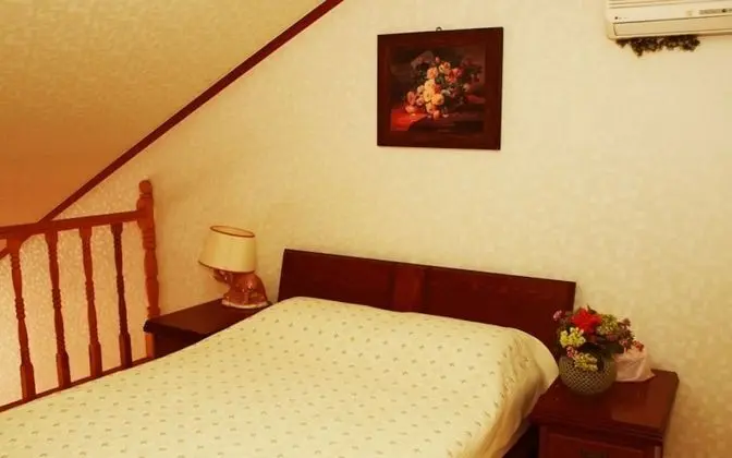 Oda (Room 202)