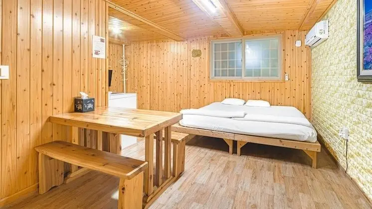 Basic Oda, 1 Yatak Odası (Big Room (102ho))