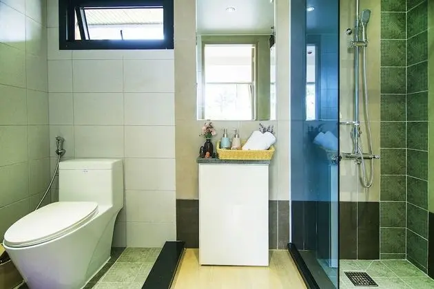 Tek Büyük Yataklı Oda (Adam / Floors randomly assigned)