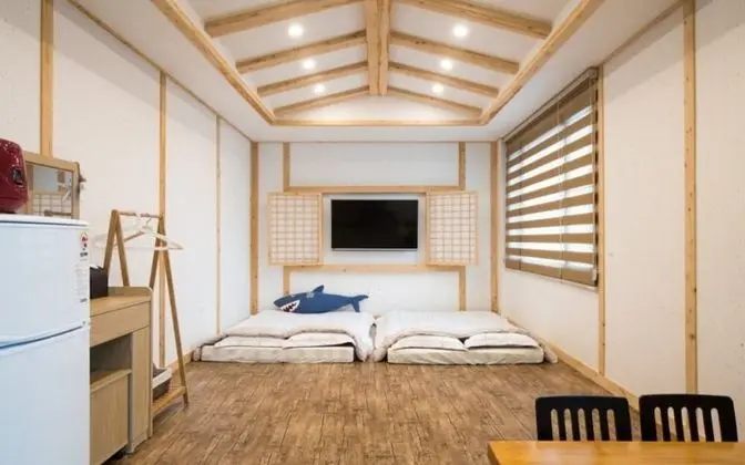 Oda (16 pyeong Ondol (One Room)-Doran Dora)