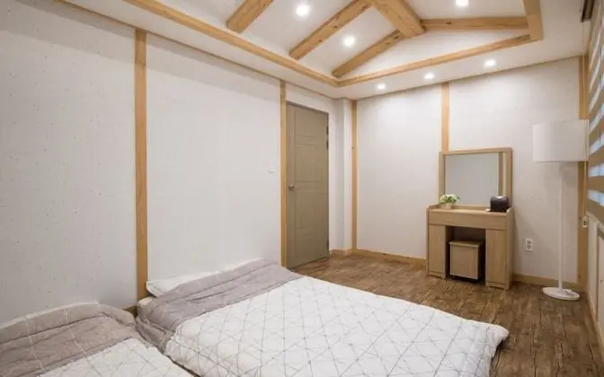 Oda (21 pyeong Ondol (Living Room + Room 1)
