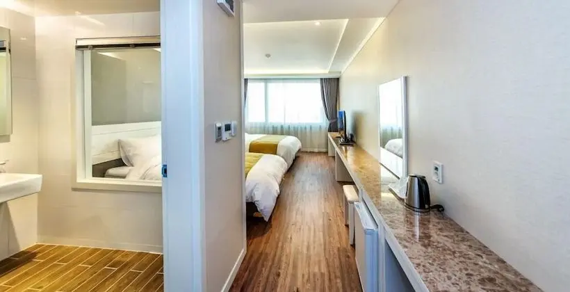 Superior Deluxe Twin Room