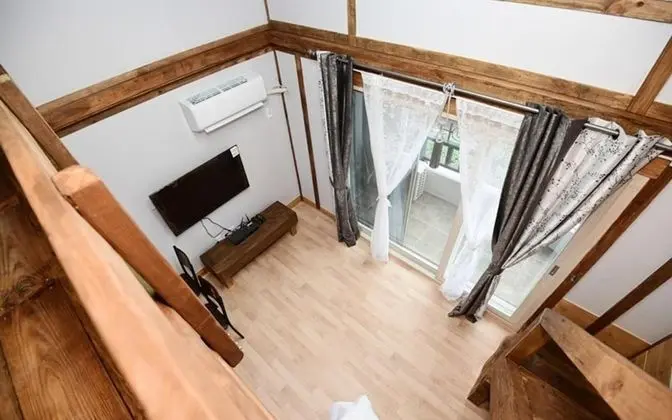 Oda (302 room)