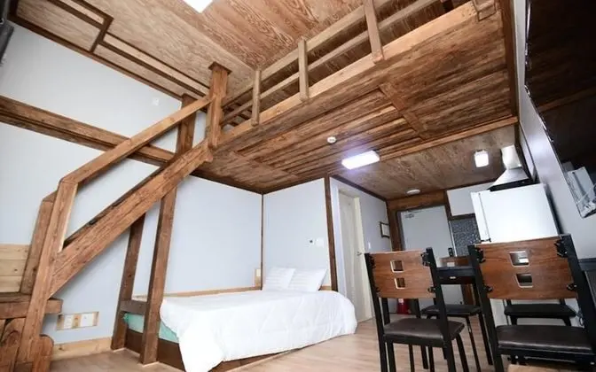 Oda (302 room)