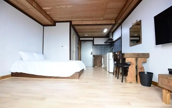 Oda (Room 201)