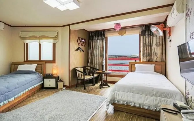 Oda (Couple Room B (202))