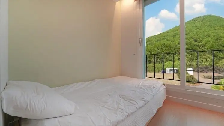 Basic Oda, 1 Yatak Odası (Oreum View 301(2bakisangyeyakganeung))