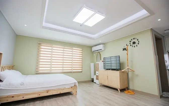 Oda (Room 203)