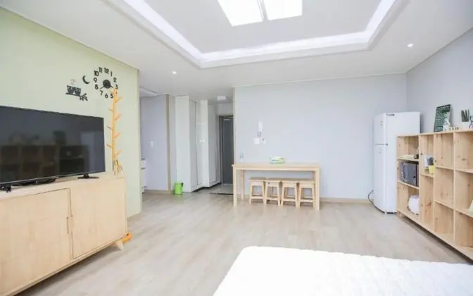 Oda (Room 203)