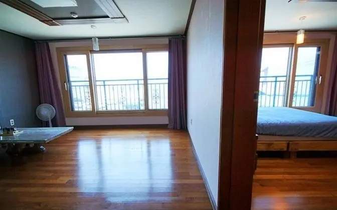 Oda (One-room + living room type)