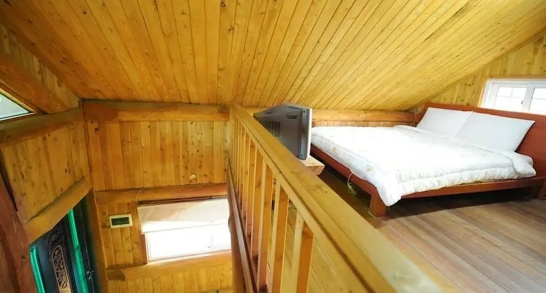Tek Büyük Yataklı Oda (Wood House 10 PY)