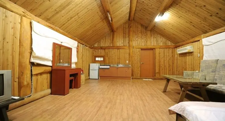 Tek Büyük Yataklı Oda (Wood House 15PY)