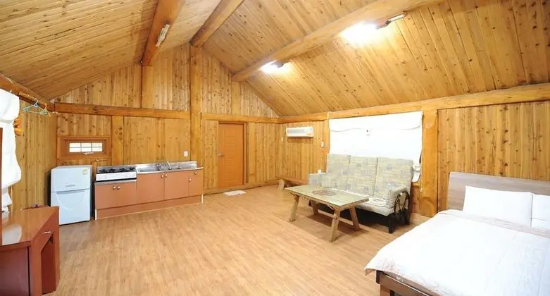 Tek Büyük Yataklı Oda (Wood House 15PY)