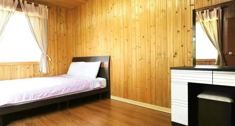 Tek Büyük Yataklı Oda (Wood House 20PY)
