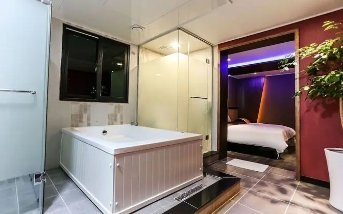 Oda (Deluxe room (drive in - 1 room for 1 )