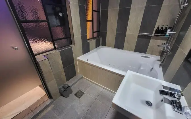 Oda (Deluxe room (drive in - 1 room for 1 )