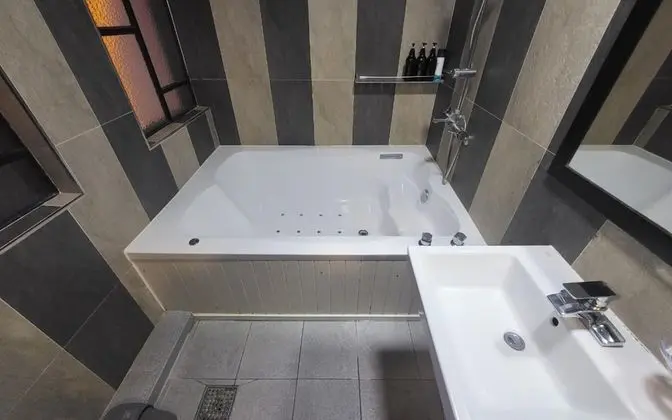 Oda (Deluxe room (drive in - 1 room for 1 )