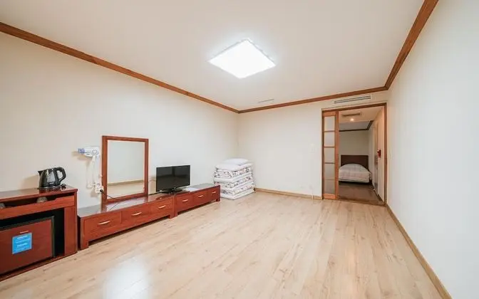 Oda (Family suite (Hansil Ondol bedroom do)