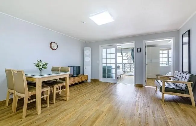 Friend room