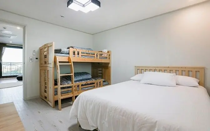 Oda (202 Family Room (Ocean View Bed Room))