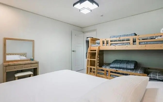 Oda (202 Family Room (Ocean View Bed Room))