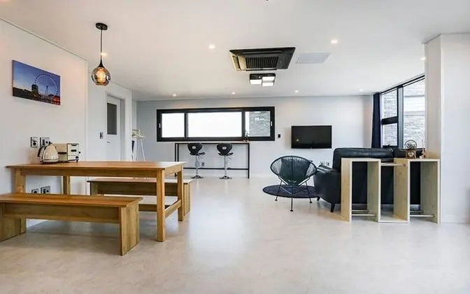 Oda (202 Ocean View)