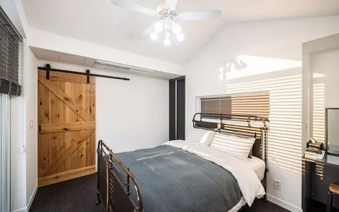 Oda (Room B)