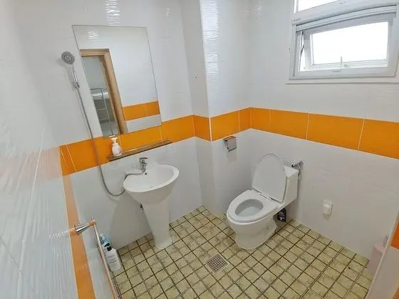Ortak Ranzalı Oda, Sadece kadınlar için