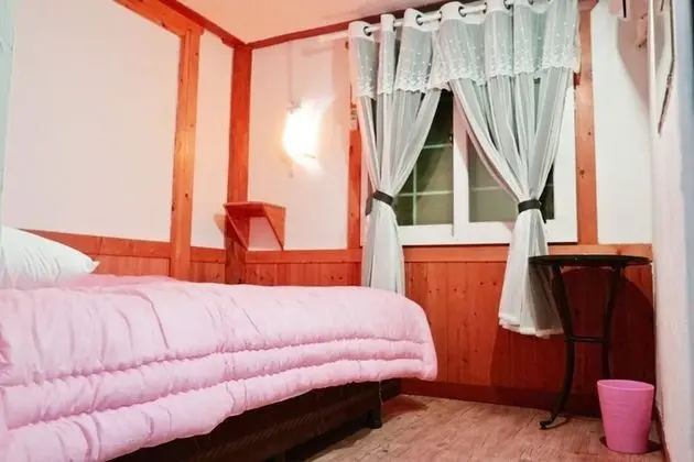Tek Kişilik Oda (Max 2 People, Same-gender Stay Only)
