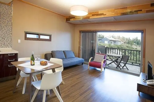 Süit, 1 Yatak Odası, Jakuzi (3rd Floor, Jacuzzi usage before 8PM)