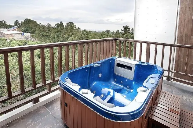 Süit, 1 Yatak Odası, Jakuzi (3rd Floor, Jacuzzi usage before 8PM)