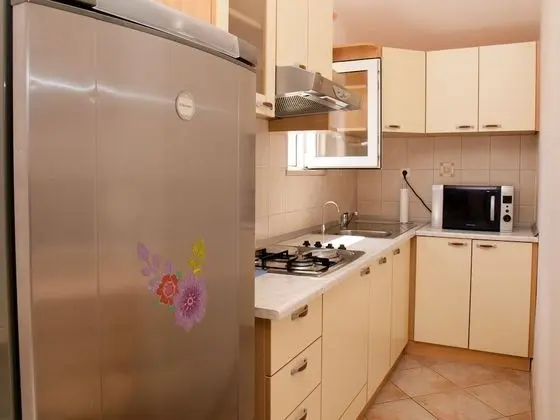 Apart Daire (Jela - 50 m from pebble beach - A2(4))
