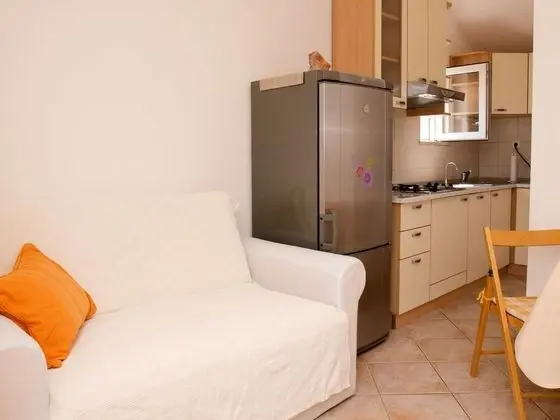 Apart Daire (Jela - 50 m from pebble beach - A2(4))