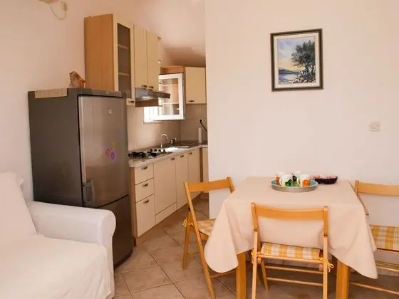 Apart Daire (Jela - 50 m from pebble beach - A2(4))