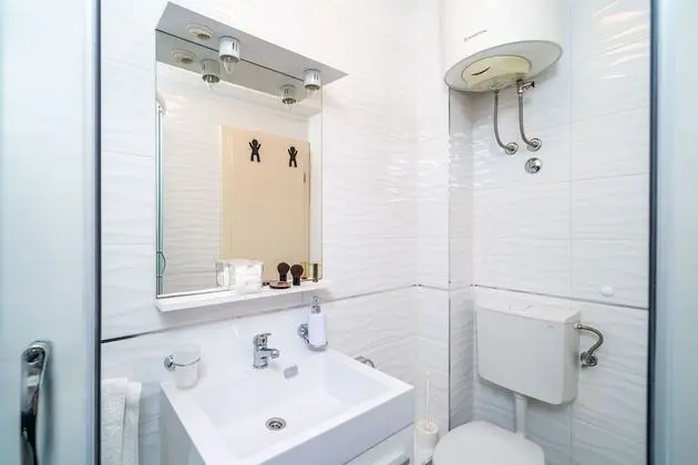 İki Ayrı Yataklı Oda (Balcony & Shared Kitchen)