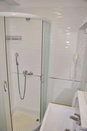 İki Ayrı Yataklı Oda (Balcony & Shared Kitchen)