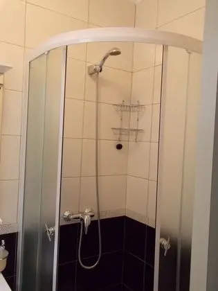 İki Ayrı Yataklı Oda (Balcony & Shared Kitchen)