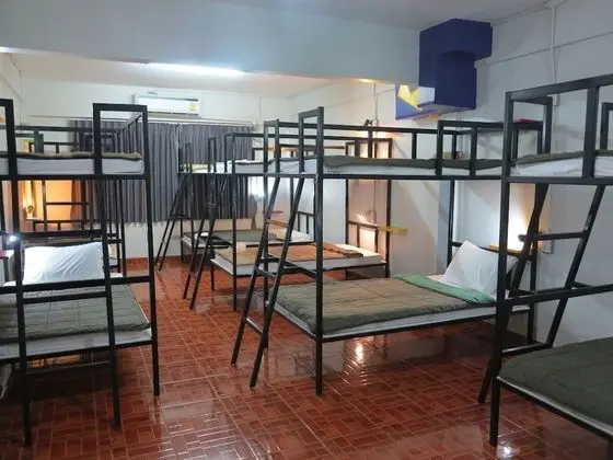 12 Mixed  Beds Dorm A/C