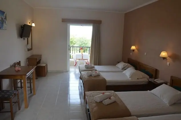 Stüdyo, Balkon, Havuz Manzaralı