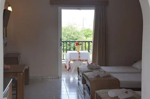 Stüdyo, Balkon, Havuz Manzaralı
