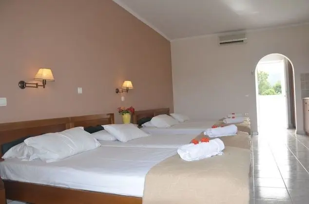 Stüdyo, Balkon, Havuz Manzaralı