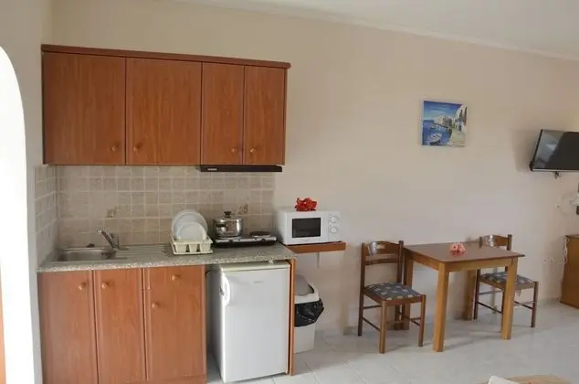 Stüdyo, Balkon, Havuz Manzaralı