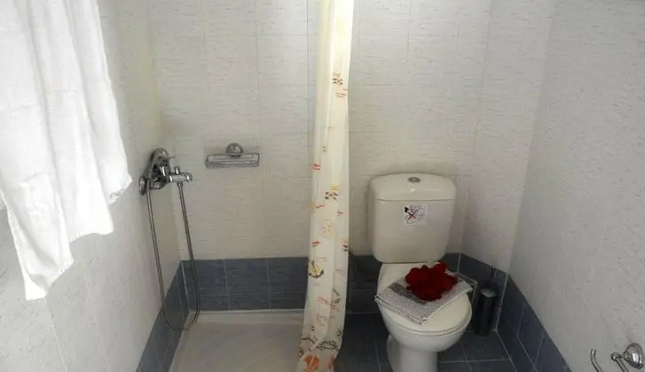 Stüdyo, Balkon, Havuz Manzaralı