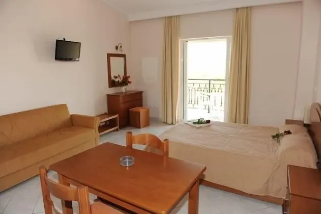 Superior Stüdyo, Balkon, Havuz Manzaralı